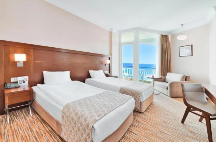 Salamis Bay Conti Resort Hotel & Casino Famagusta  Pokój zdjęcie A typical hotel room