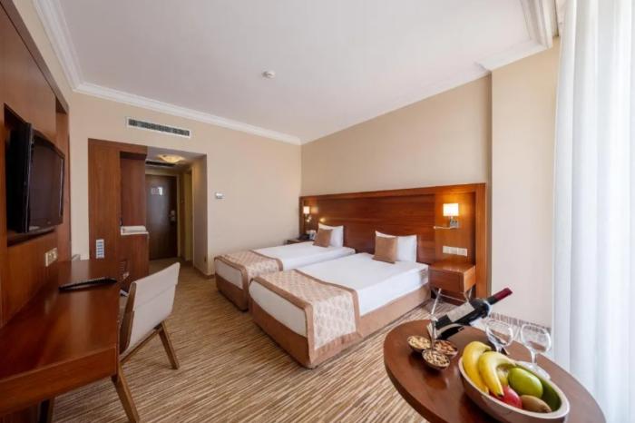 Salamis Bay Conti Resort Hotel & Casino Famagusta  Pokój zdjęcie A room at the hotel