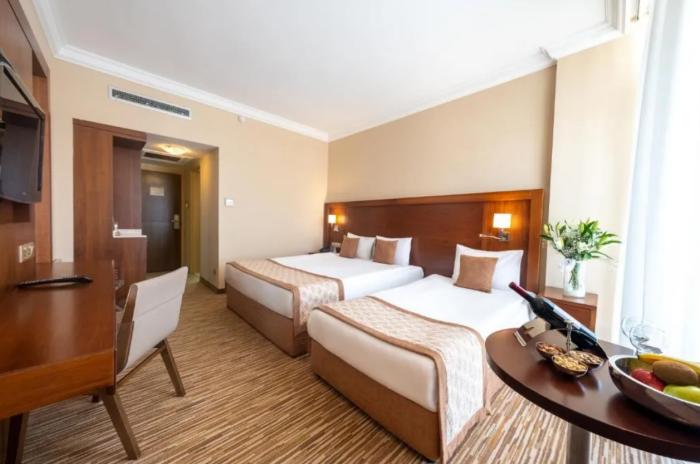 Salamis Bay Conti Resort Hotel & Casino Famagusta  Pokój zdjęcie A room at the hotel