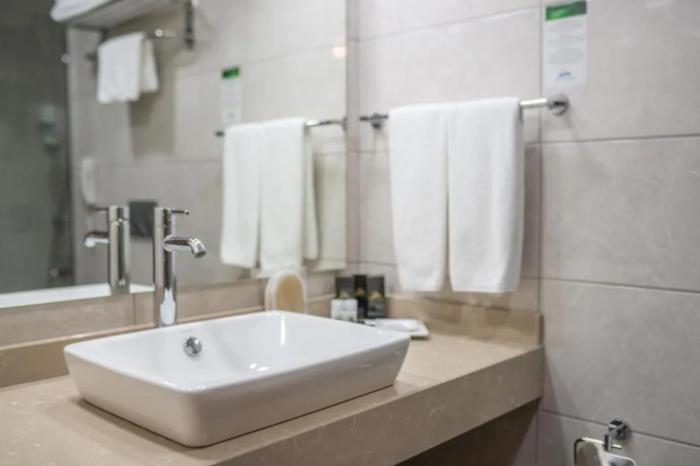 Salamis Bay Conti Resort Hotel & Casino Famagusta  Pokój zdjęcie Bathroom
