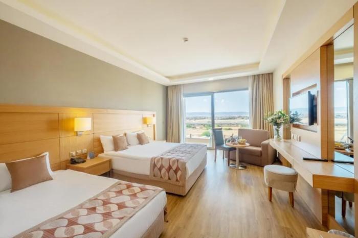 Salamis Bay Conti Resort Hotel & Casino Famagusta  Pokój zdjęcie A room at the hotel