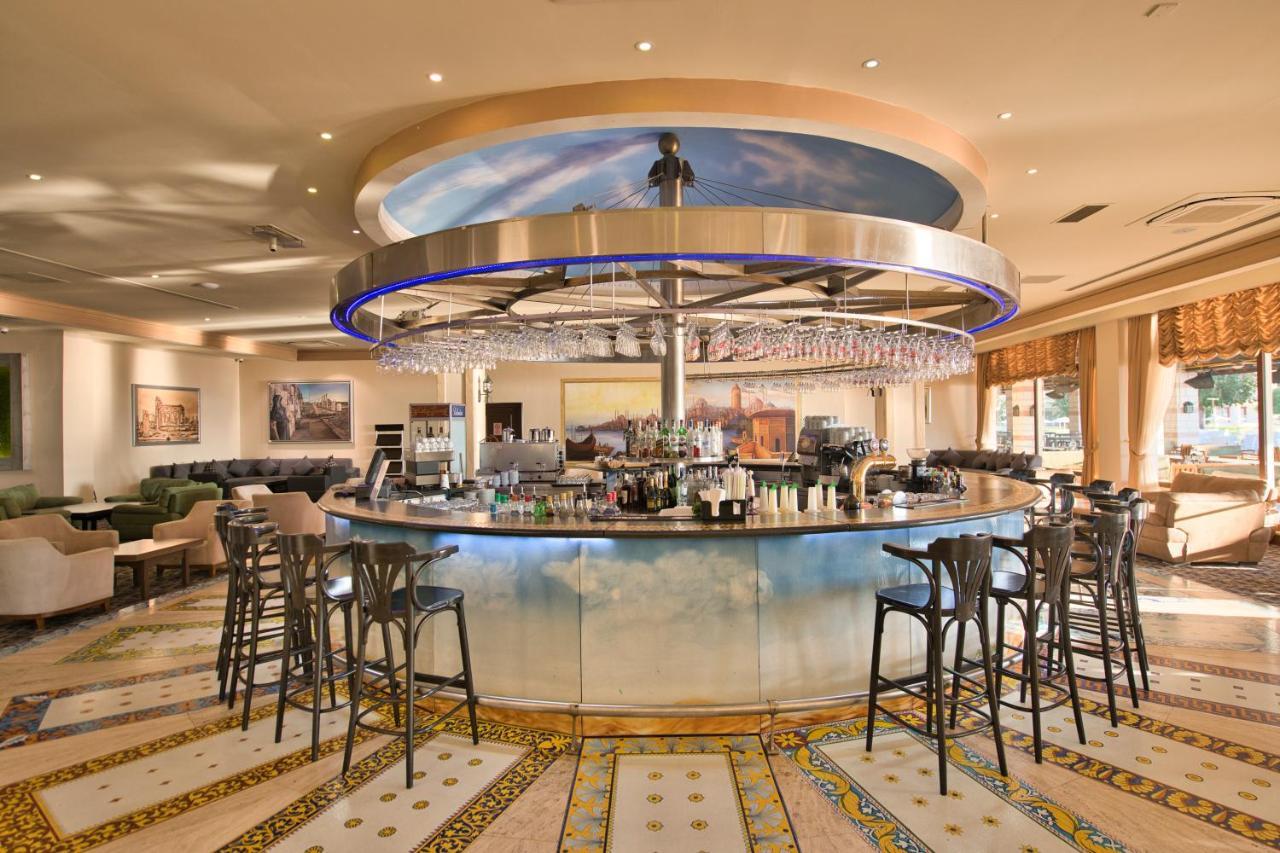 Salamis Bay Conti Resort Hotel & Casino Famagusta  Zewnętrze zdjęcie The bar at the hotel