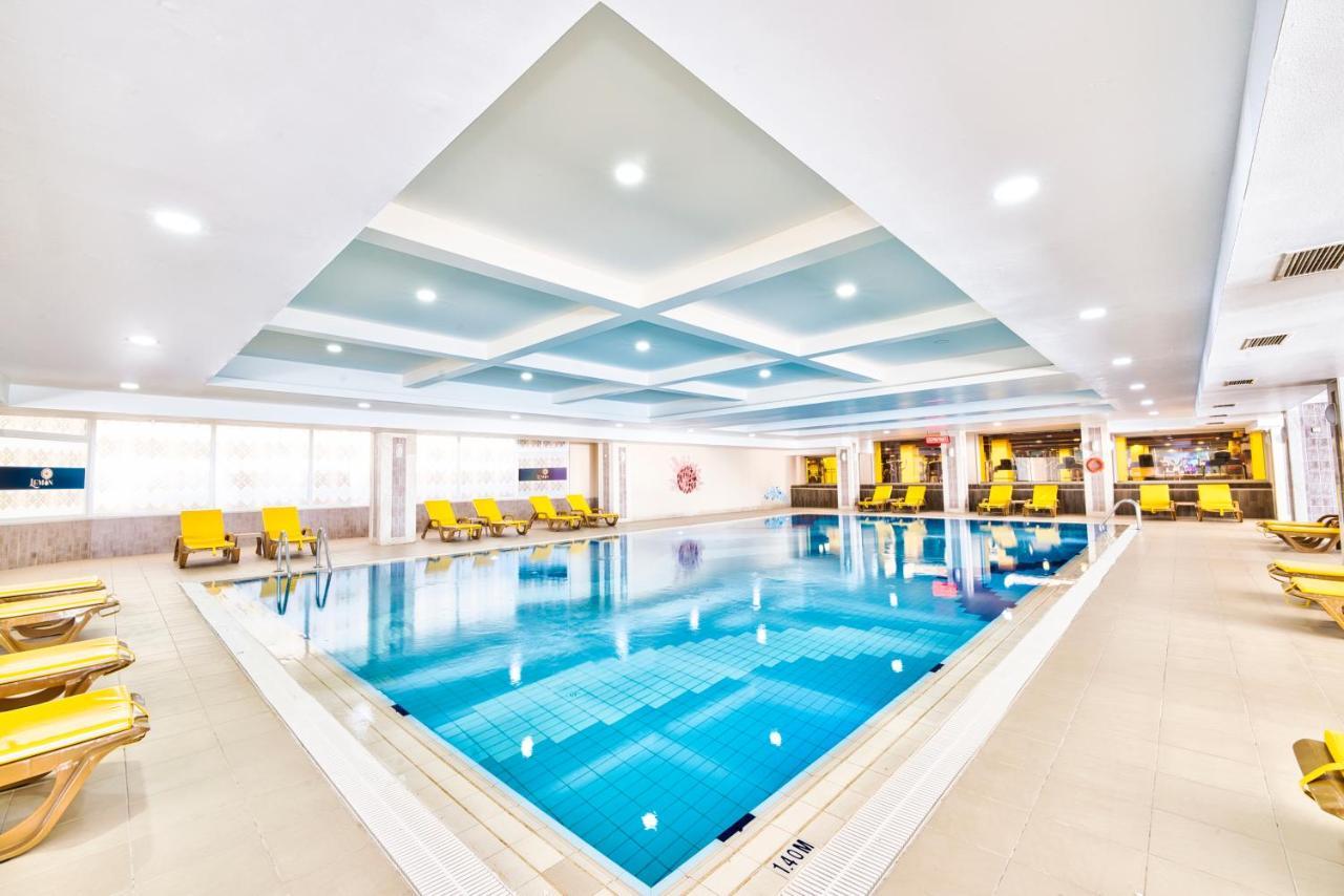 Salamis Bay Conti Resort Hotel & Casino Famagusta  Zewnętrze zdjęcie The swimming pool at the hotel