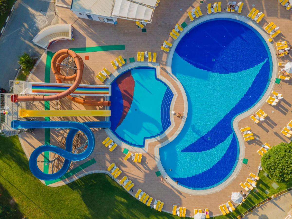 Salamis Bay Conti Resort Hotel & Casino Famagusta  Zewnętrze zdjęcie Aerial view of the water park